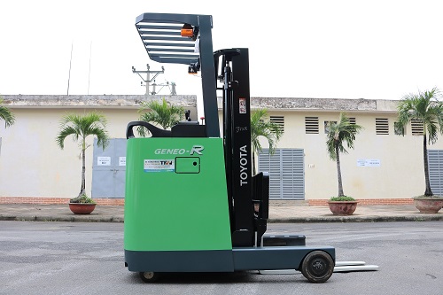 Cấu tạo bánh xe trên xe nâng điện đứng lái