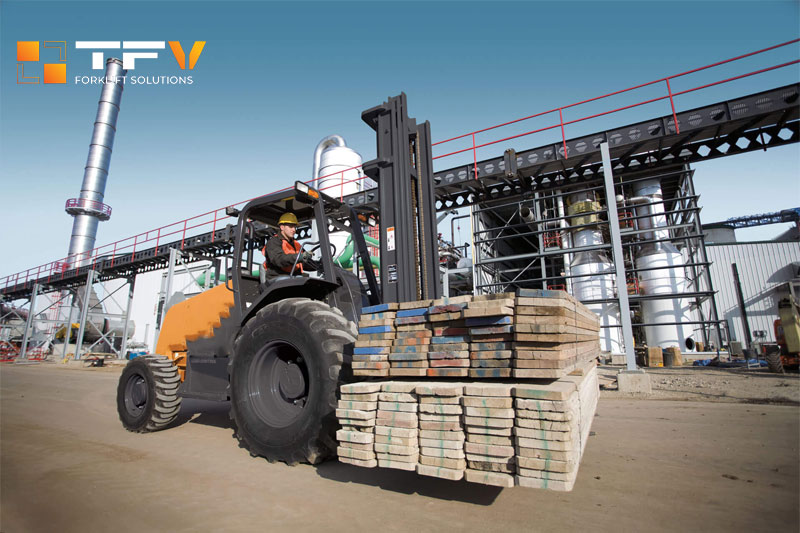 Thuê xe nâng ngành xây dựng