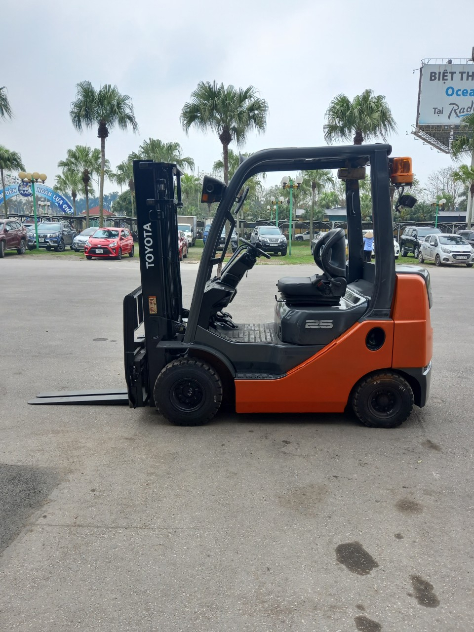 Xe nâng dầu 2,5 tấn Toyota 02- 8FDK25 cũ