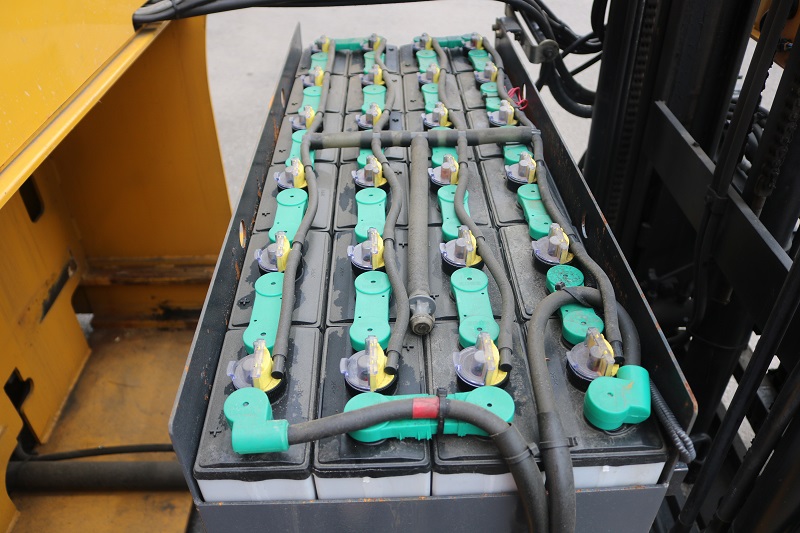 Bình điện xe nâng điện Reach truck 1.5 tấn TCM FRHB15