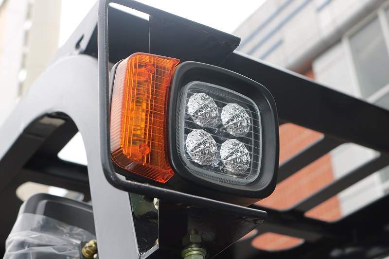 Đèn trước ghế xe nâng dầu 2.5 tấn CT Power FD25 TL Series