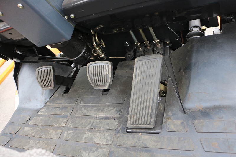 Chân phanh, chân ga xe nâng dầu 2.5 tấn CT Power FD25 TL Series