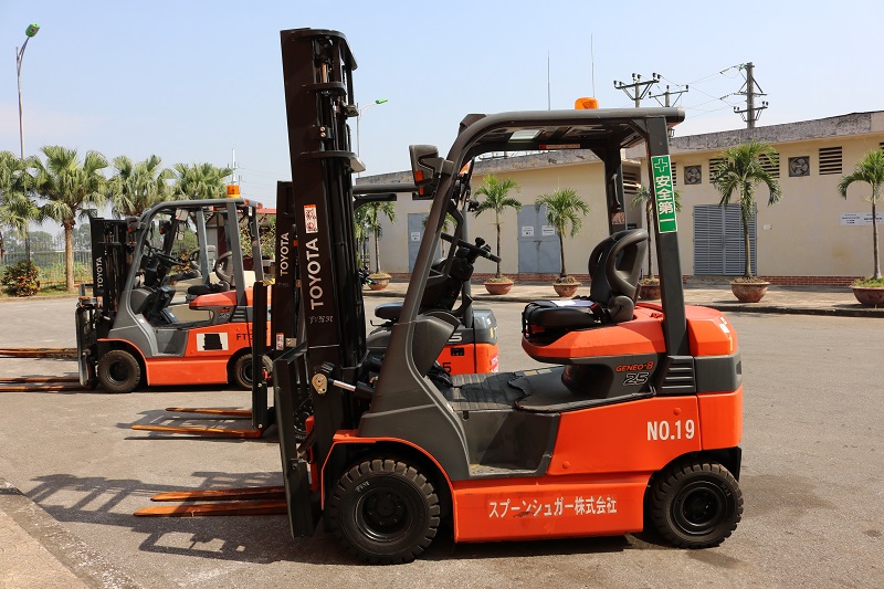 Xe nâng điện thương hiệu Toyota
