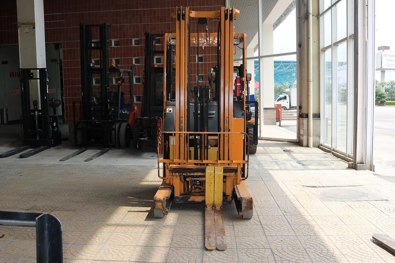 Xe nâng điện cũ Reach truck 1.5 tấn komatsu FB15RL-14. Khung FSV5500. Sản xuất 2012.