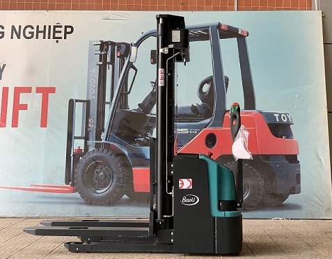 Xe nâng điện Stacker 1.6 tấn hiệu Baoli ES16- N02.