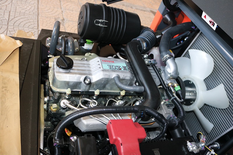 Động cơ xe nâng 2.5 tấn Toyota FDZN25. Khung V3000. Sản xuất 2022