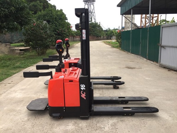 Xe nâng điện Stacker 1.6 tấn, 2.0 tấn Heli CDD16/20