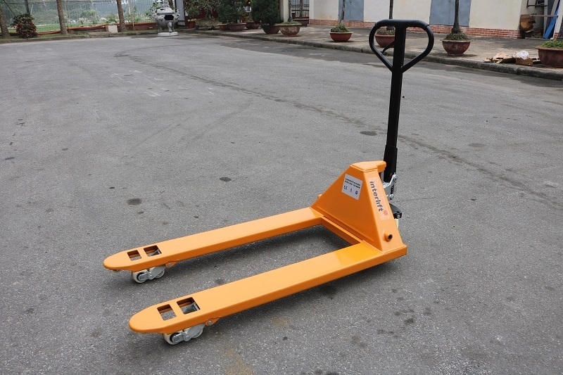 Xe nâng tay thấp hiệu Interlift