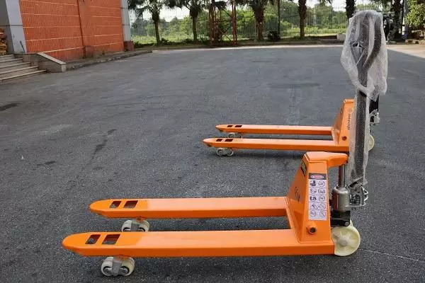 Xe nâng tay thấp 2 tấn Interlift giá chỉ 3.350.000 VND