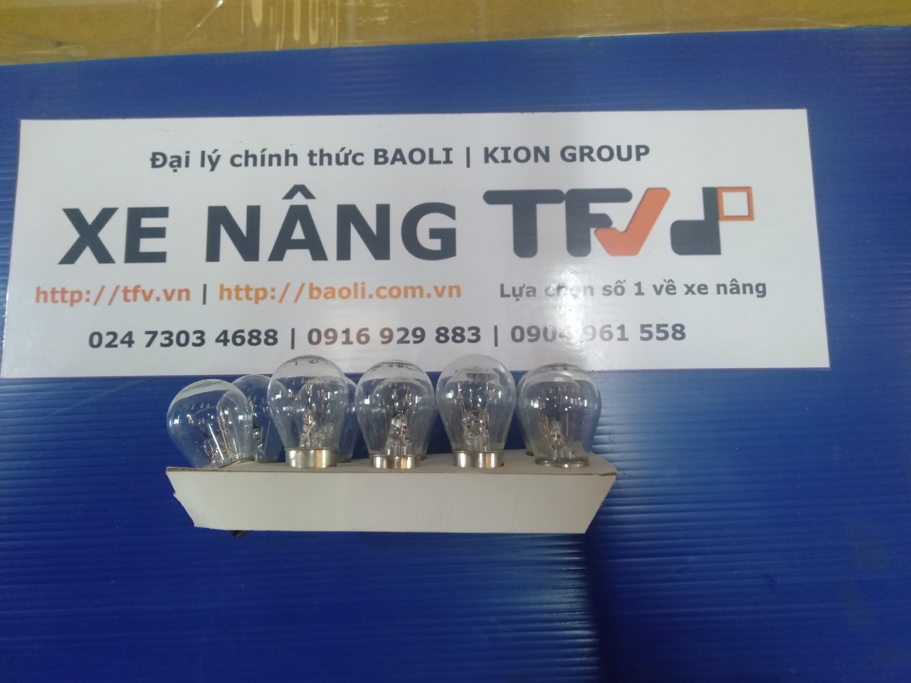 Bóng đèn dây tóc xe nâng Toyota 48V/25W hiệu Folangsi