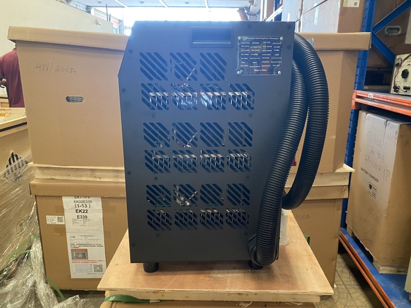 Bộ sạc ắc quy, pin lithium 80V- 200A hiệu EIKTO, hàng mới 100%