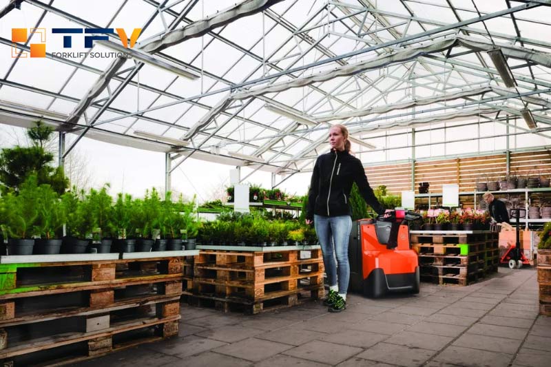 Sử dụng xe nâng tay