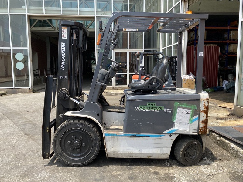 Xe nâng điện cũ 3.0 tấn Unicarries FB30-8.