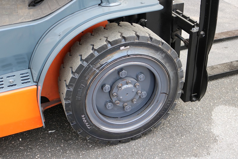 Động cơ xe nâng dầu hiệu Toyota