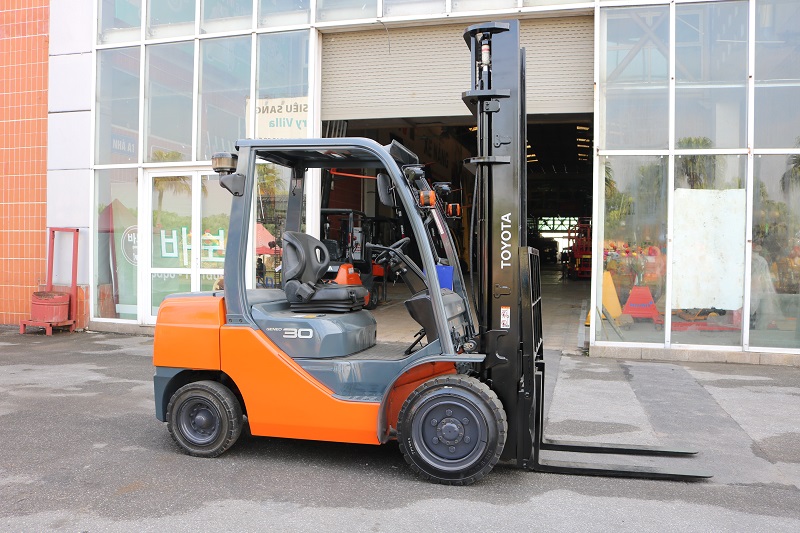 Xe nâng hàng thương hiệu TOYOTA