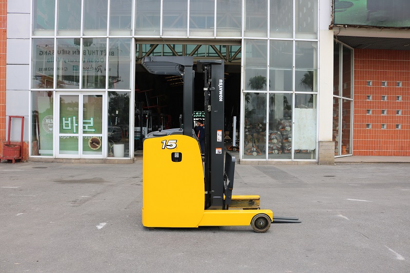 Xe nâng điện Reach truck cũ 1.5 tấn Komatsu FB15RL-15