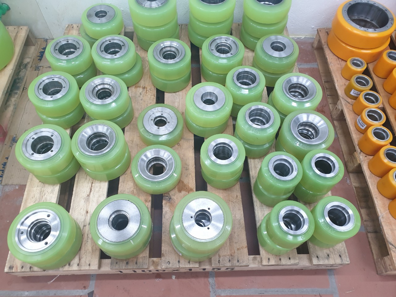 Bánh xe nâng điện PU 343*140*203.2