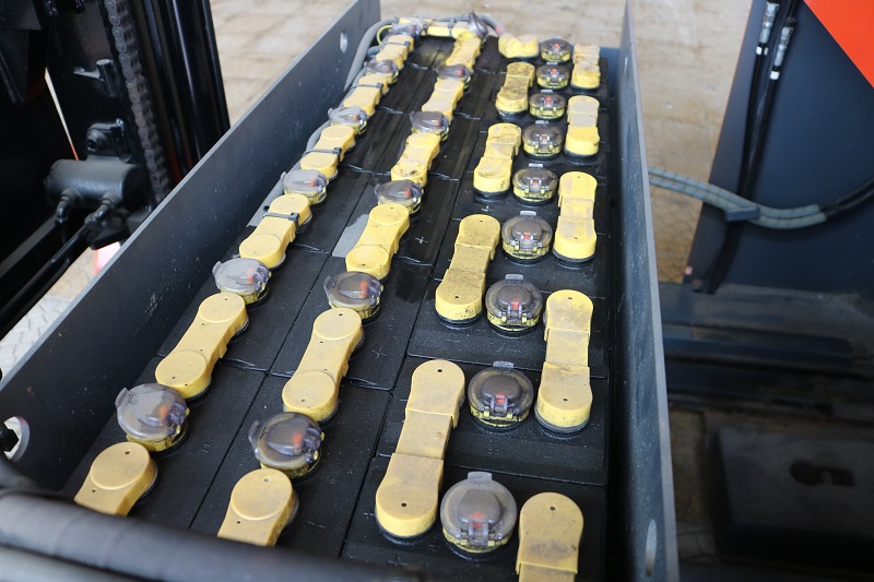 Xe nâng điện xe nâng điện cũ Reach truck Toyota 6FBR25