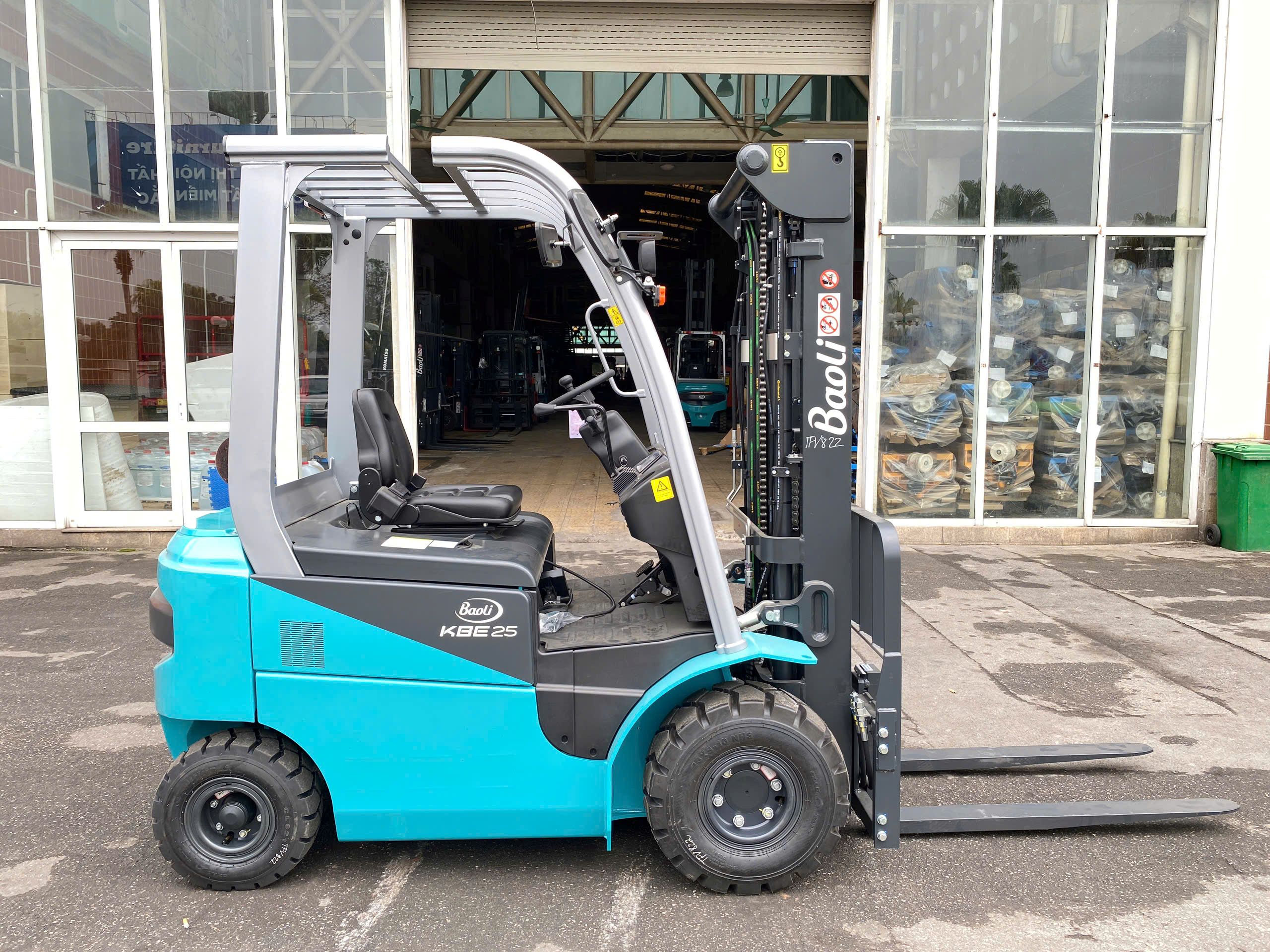 Ắc quy xe nâng là nguồn cung cấp năng lượng cho xe nâng điên