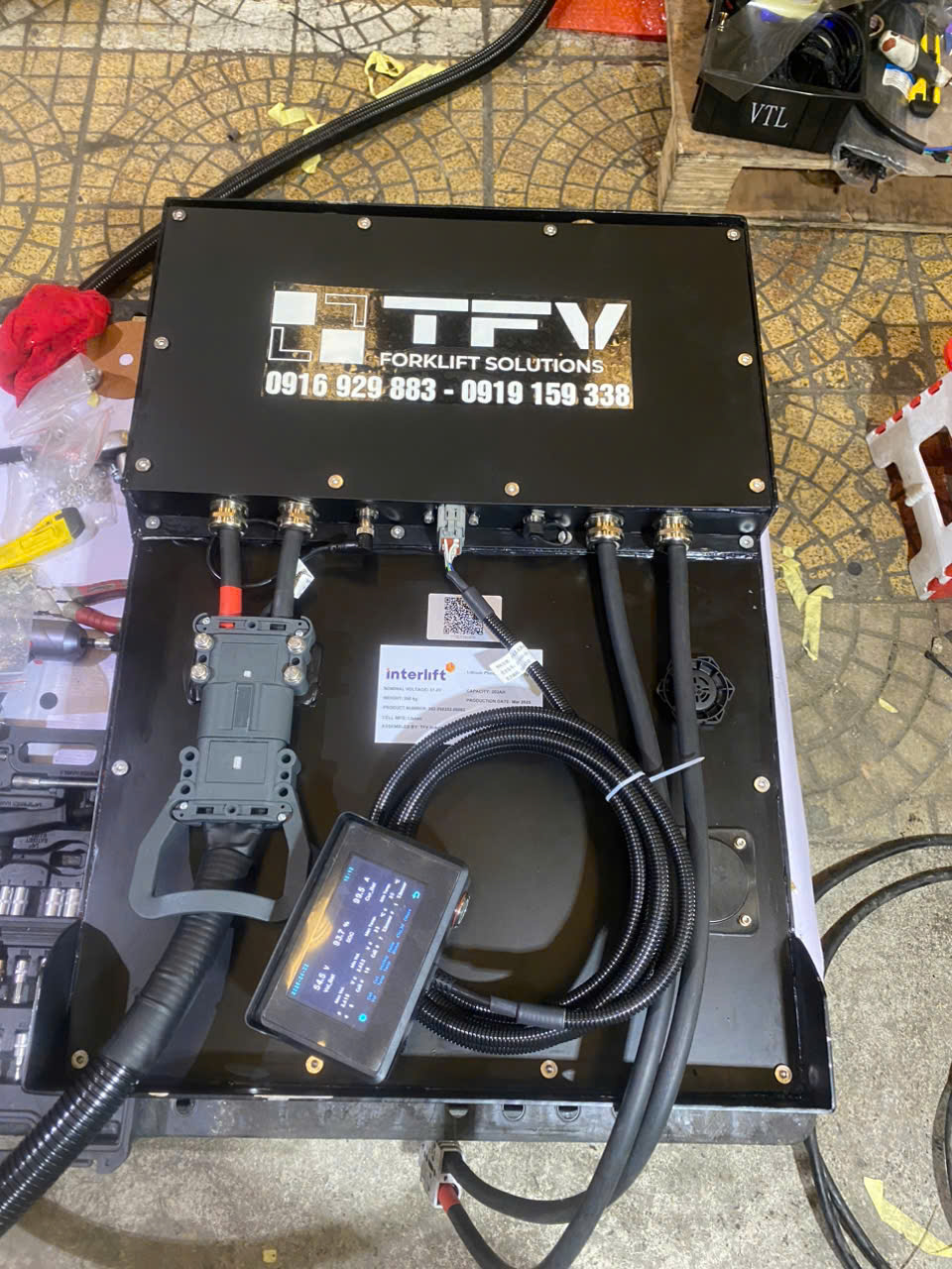 Bình ắc quy, pin Lithium 25.6V/173AH hiệu INTERLIFT dùng cho xe nâng