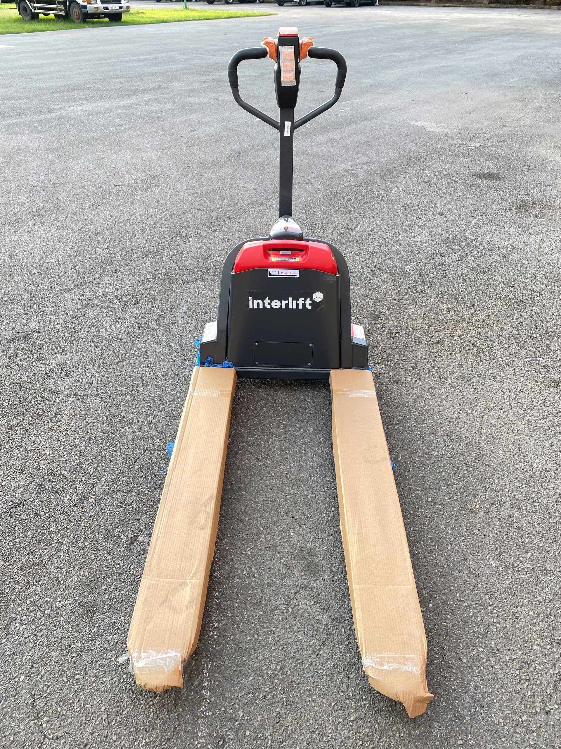 Xe nâng tay điện 1.5 tấn Interlift SL15L3