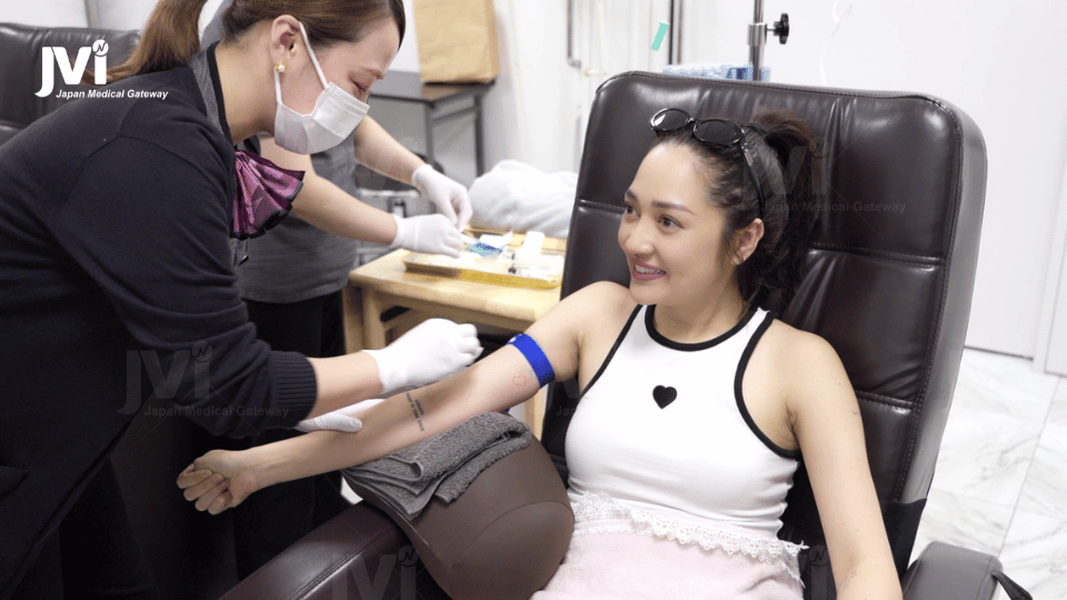 ca si bao anh tri lieu te bao goc tai trung tam te bao goc Helene duoi su tu van cua cong ty JVI 2