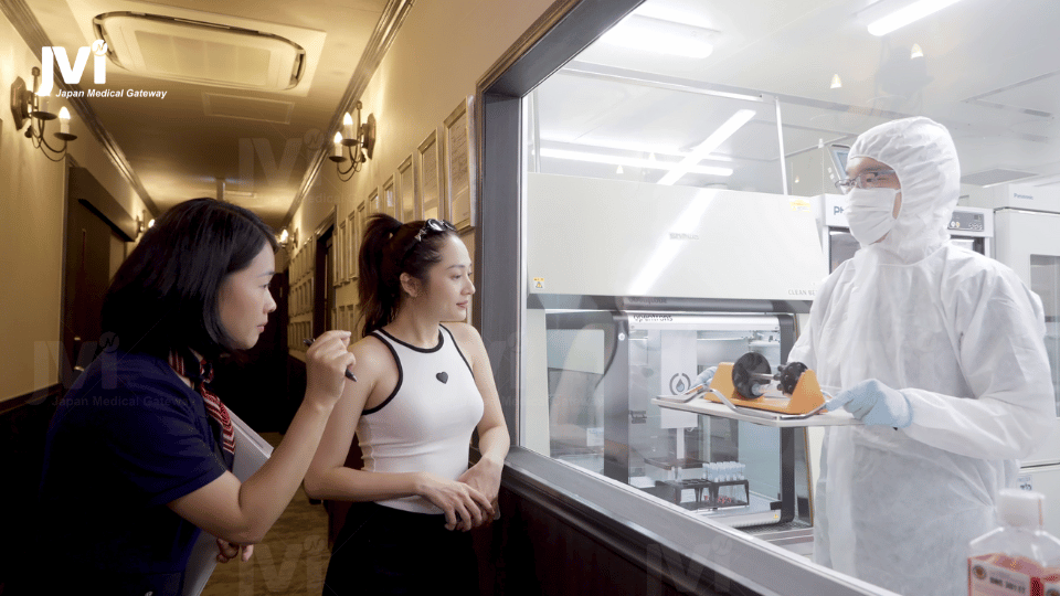 ca si bao anh tri lieu te bao goc tai trung tam te bao goc Helene duoi su tu van cua cong ty JVI