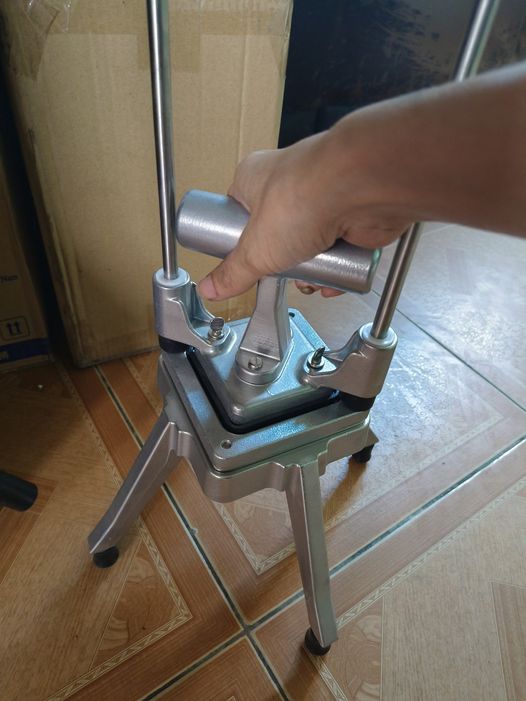 Máy thái hạt lựu