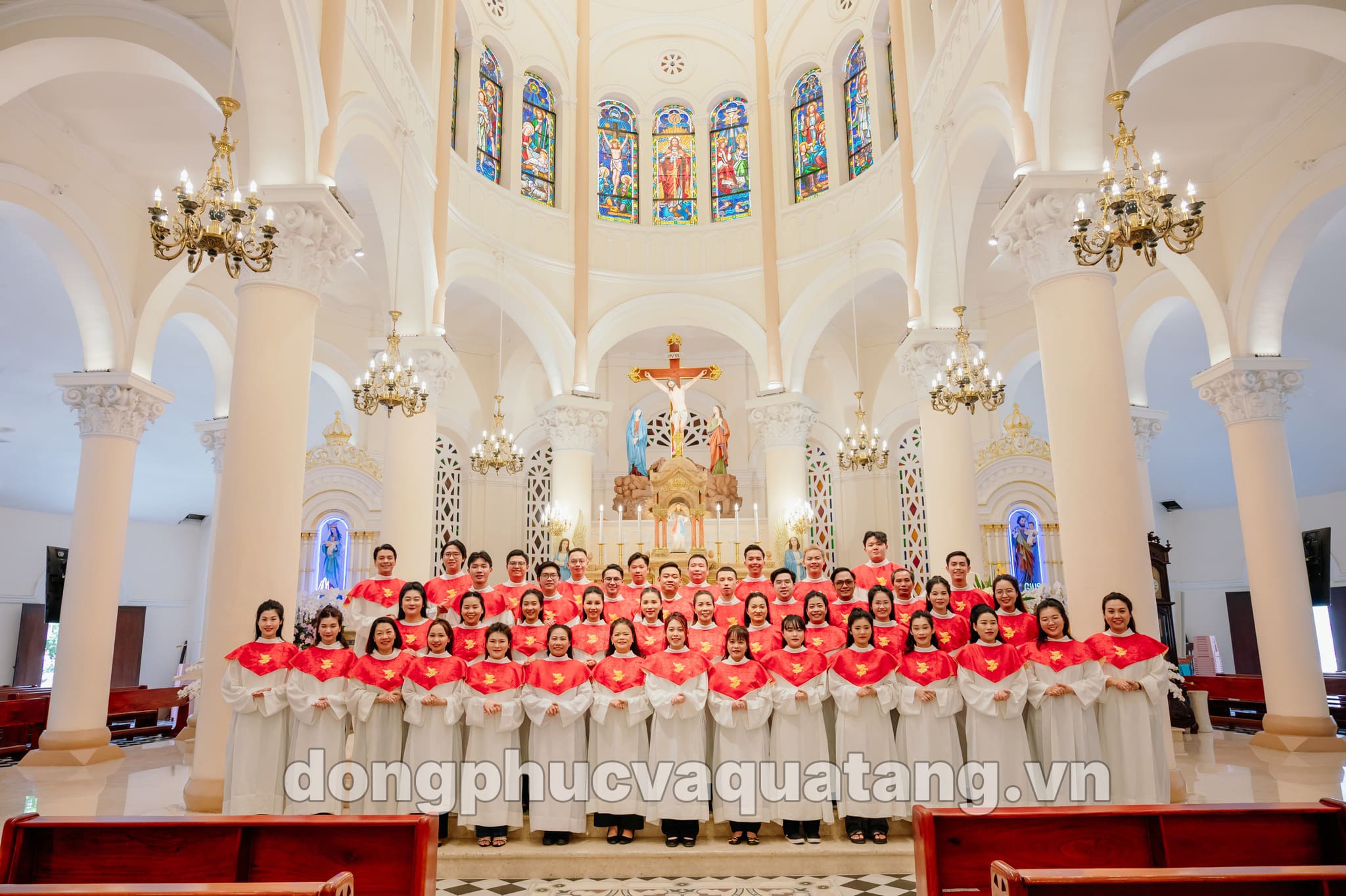 Áo ca đoàn Công Giáo