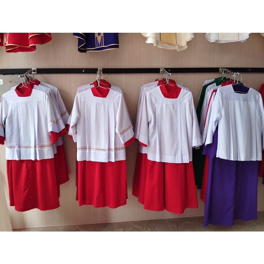 Áo giúp lễ có ren