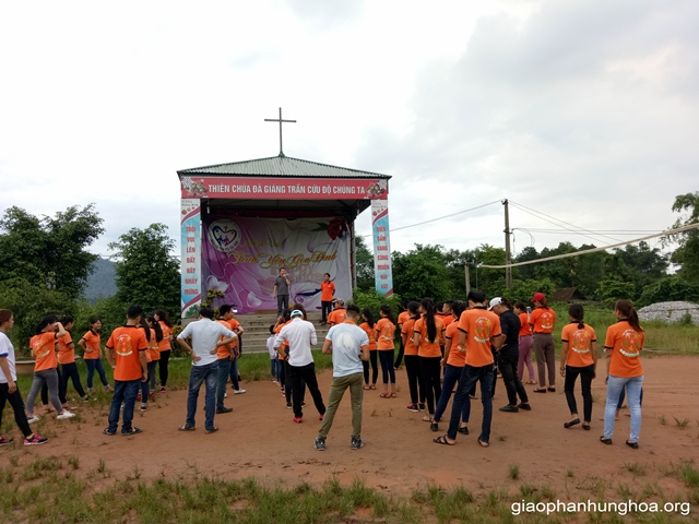 Đồng phục công giáo tại Hưng Hóa