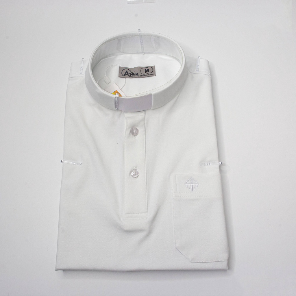 Đặc điểm nổi bật của Áo Thun Cổ Côn Linh Mục Màu Trắng