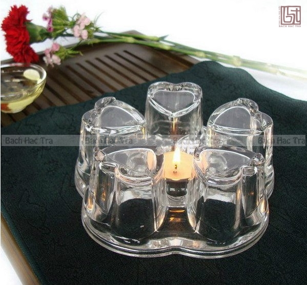 đế nến giữ nhiệt trái tim