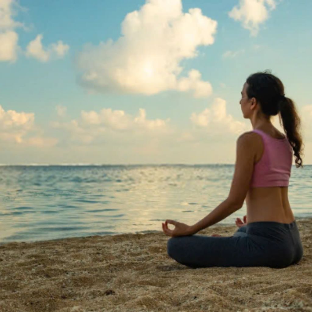 Dành thời gian cho thiền định, yoga, tập thể dục hoặc đơn giản là ngủ đủ giấc