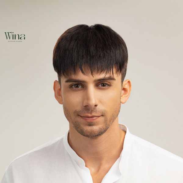 Tóc giả layer mái thưa là một trong các kiểu tóc giả nam mang phong cách tự nhiên và hiện đại, giúp phái mạnh dễ dàng che đi những vùng tóc thưa mà vẫn giữ được vẻ ngoài trẻ trung