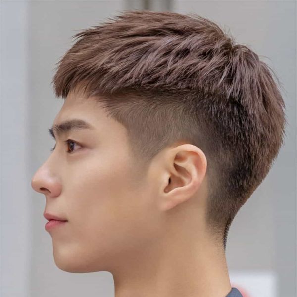 Kiểu tóc Mohican với sự cá tính và mạnh mẽ của mình có thể phù hợp với nhiều dáng khuôn mặt khác nhau