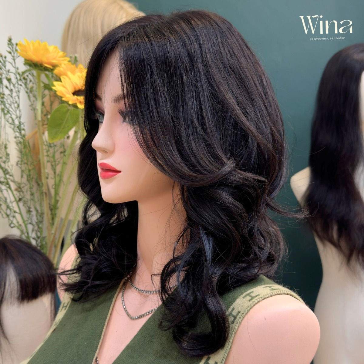 Độ bền và chất lượng của tóc giả là hai yếu tố quan trọng quyết định đến tuổi thọ cũng như hiệu quả thẩm mỹ của sản phẩm