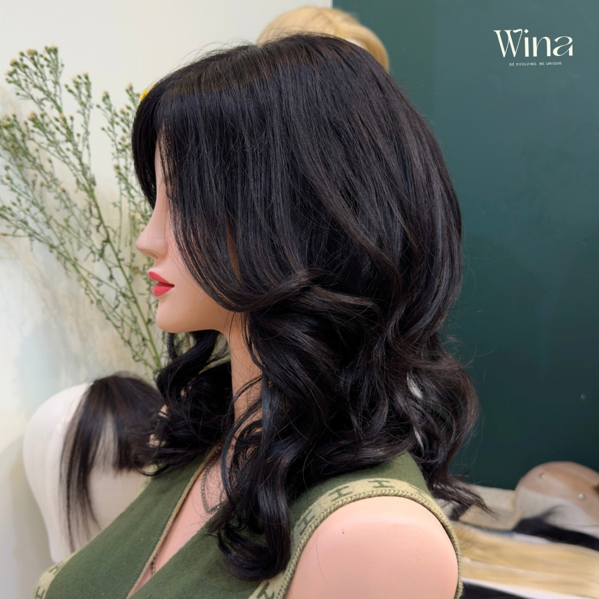 Tóc dài luôn là biểu tượng của sự nữ tính và duyên dáng