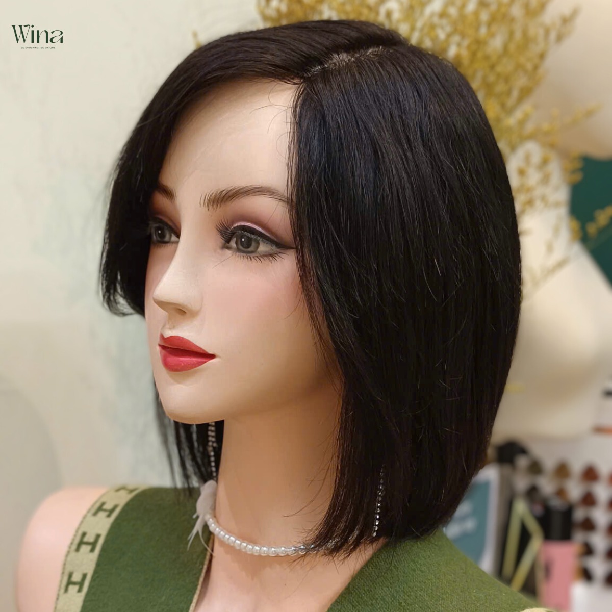 Tóc giả chất lượng cao ít bị rối, dễ dàng chải mượt, trong khi tóc giả kém chất lượng thường dễ rối và khó gỡ