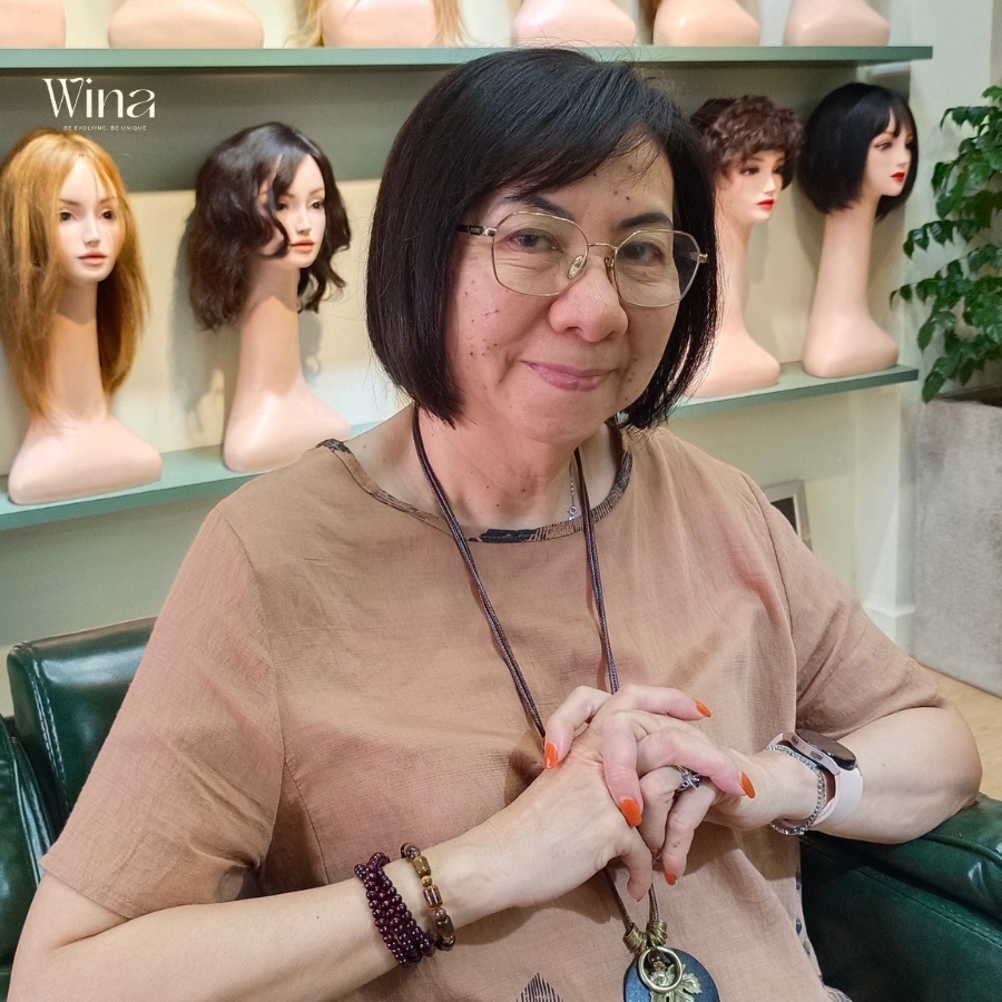 Tóc giả ngắn đang dần trở thành lựa chọn hoàn hảo cho những người có mái tóc thưa, bởi nó mang lại nhiều lợi ích thiết thực và giúp khắc phục hiệu quả các khuyết điểm về tóc