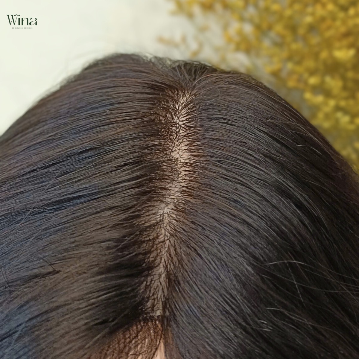 Kiểu dáng ngắn gọn của tóc giả nữ nguyên đầu ngắn không chỉ giúp gọn gàng mà còn tạo hiệu ứng làm cho tóc trông dày hơn