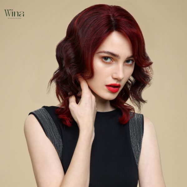 Nên gội tóc giả xoăn ngắn trung niên khoảng 1-2 lần mỗi tuần