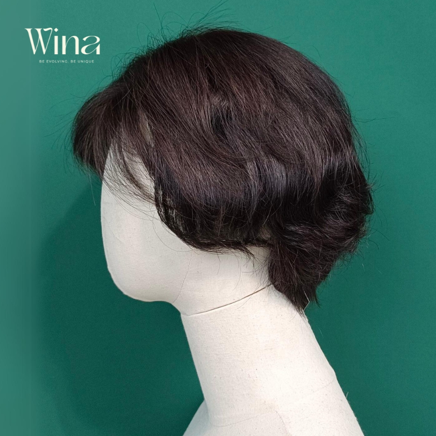 Phần mái xéo hoặc mái lửng giúp tạo điểm nhấn cho khuôn mặt, làm mềm mại các đường nét sắc cạnh