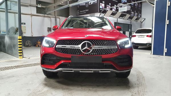 đầu xe Mercedes GLC 300 4Matic 2021