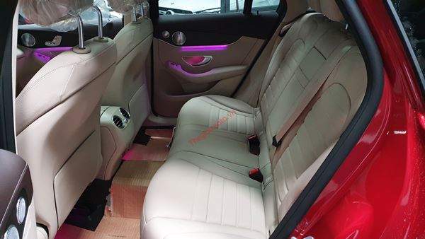 hàng ghế thứ 2 Mercedes GLC 300 4Matic 2021