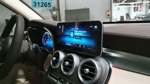 tiện nghi Mercedes GLC 300 4Matic 2021