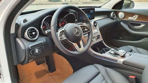 vô lăng Mercedes C200 Exclusive 2021
