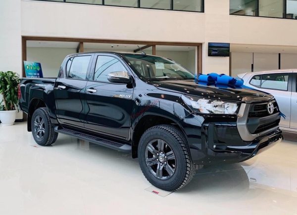 Đánh giá xe bán tải Toyota Hilux 2.4E AT 2022