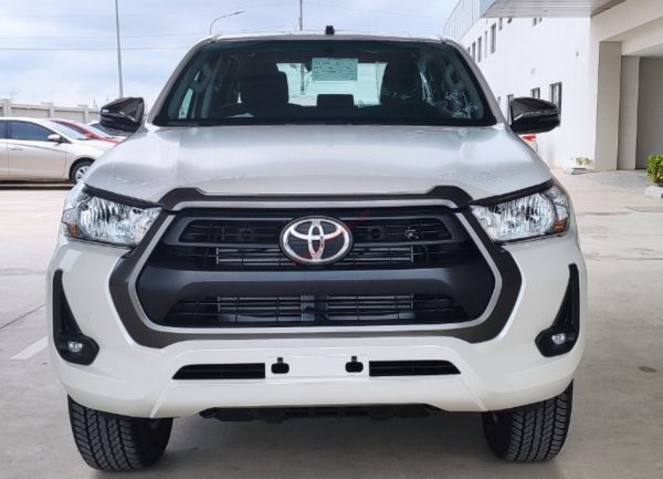 đầu xe Hilux 2.4E 2022