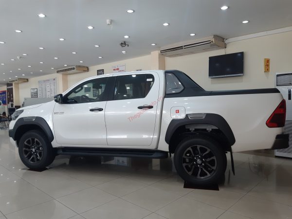 thân xe Hilux 2.8V 2022